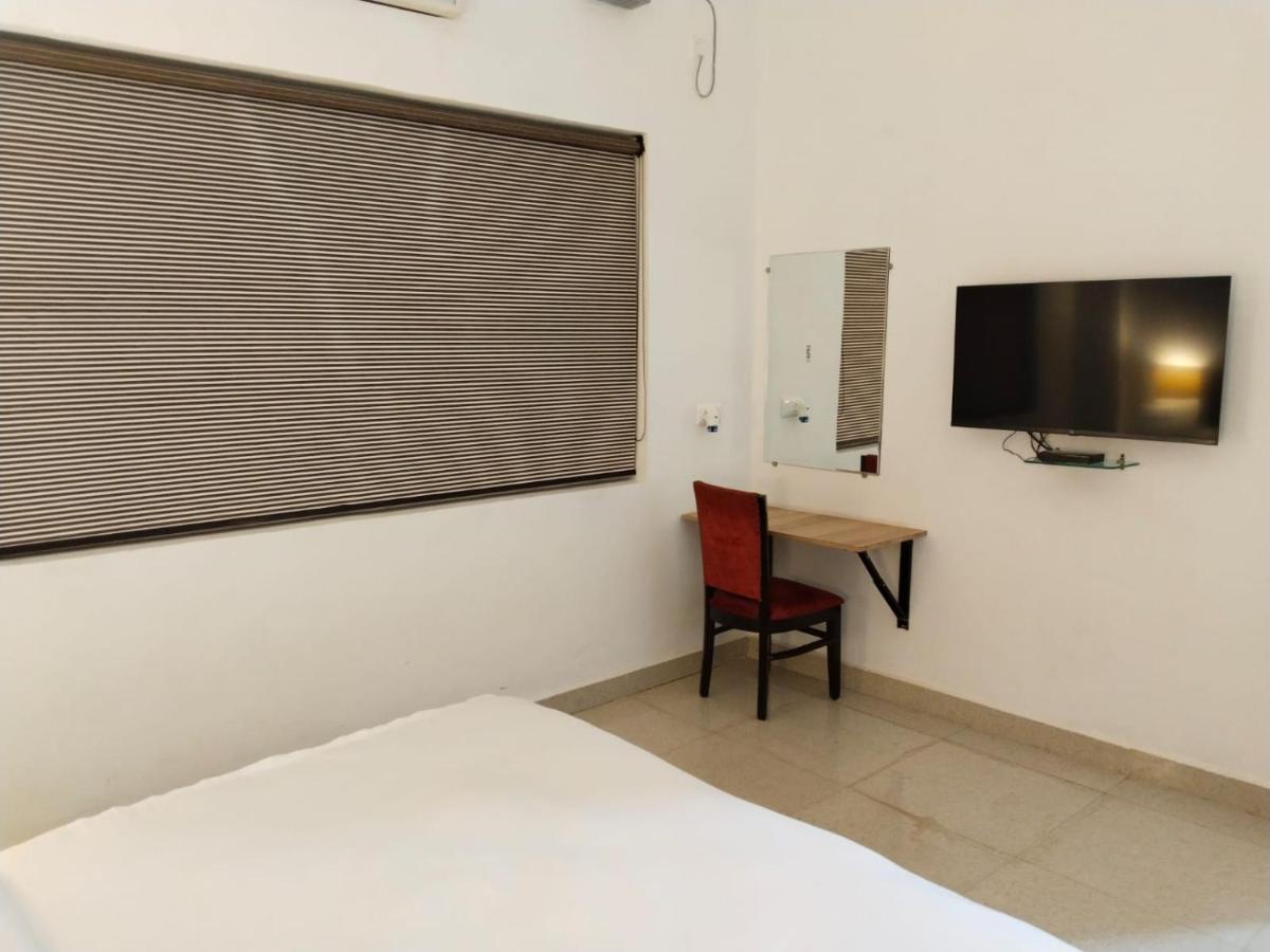 Hotel Lake View By Bookingcare Chhatarpur Exterior photo